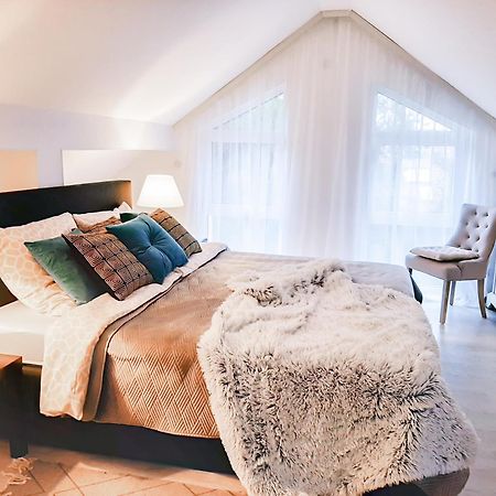 Design Maisonette - 24H Self-Check-In - Bis 7 Pers - In Direkter Weihernaehe - Parkplatz - Wifi - Balkon -Terrasse - Radwege Schiffweiler ภายนอก รูปภาพ