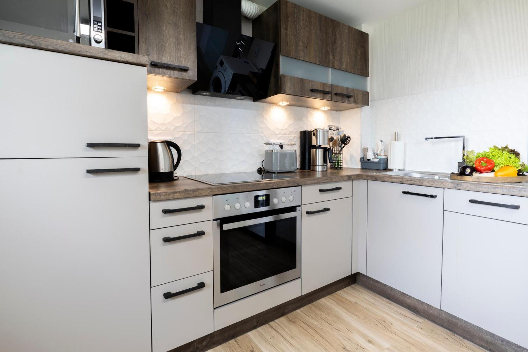 Design Maisonette - 24H Self-Check-In - Bis 7 Pers - In Direkter Weihernaehe - Parkplatz - Wifi - Balkon -Terrasse - Radwege Schiffweiler ภายนอก รูปภาพ