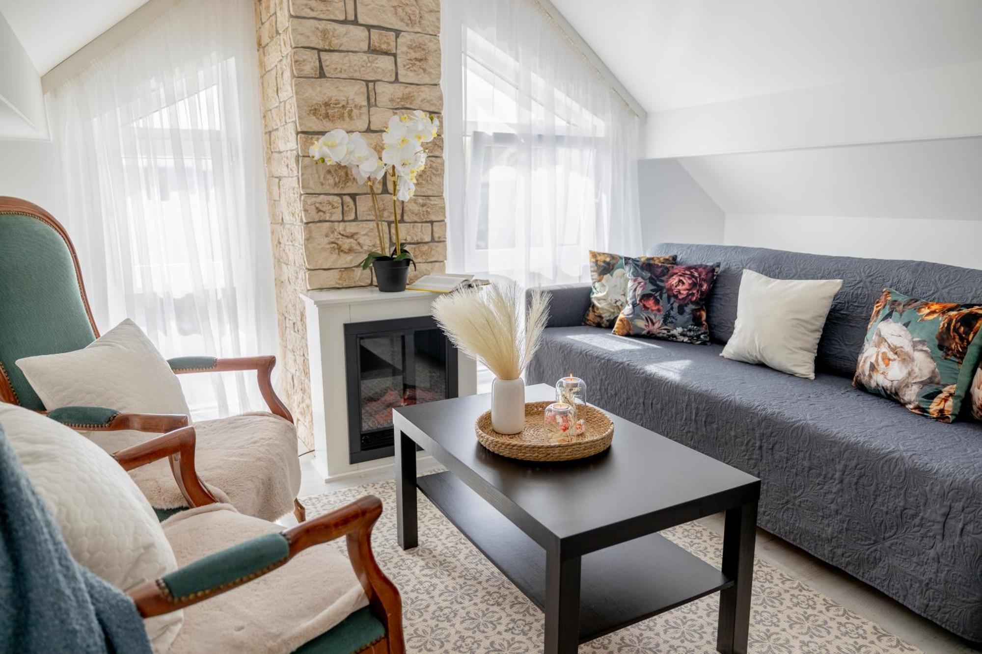 Design Maisonette - 24H Self-Check-In - Bis 7 Pers - In Direkter Weihernaehe - Parkplatz - Wifi - Balkon -Terrasse - Radwege Schiffweiler ภายนอก รูปภาพ