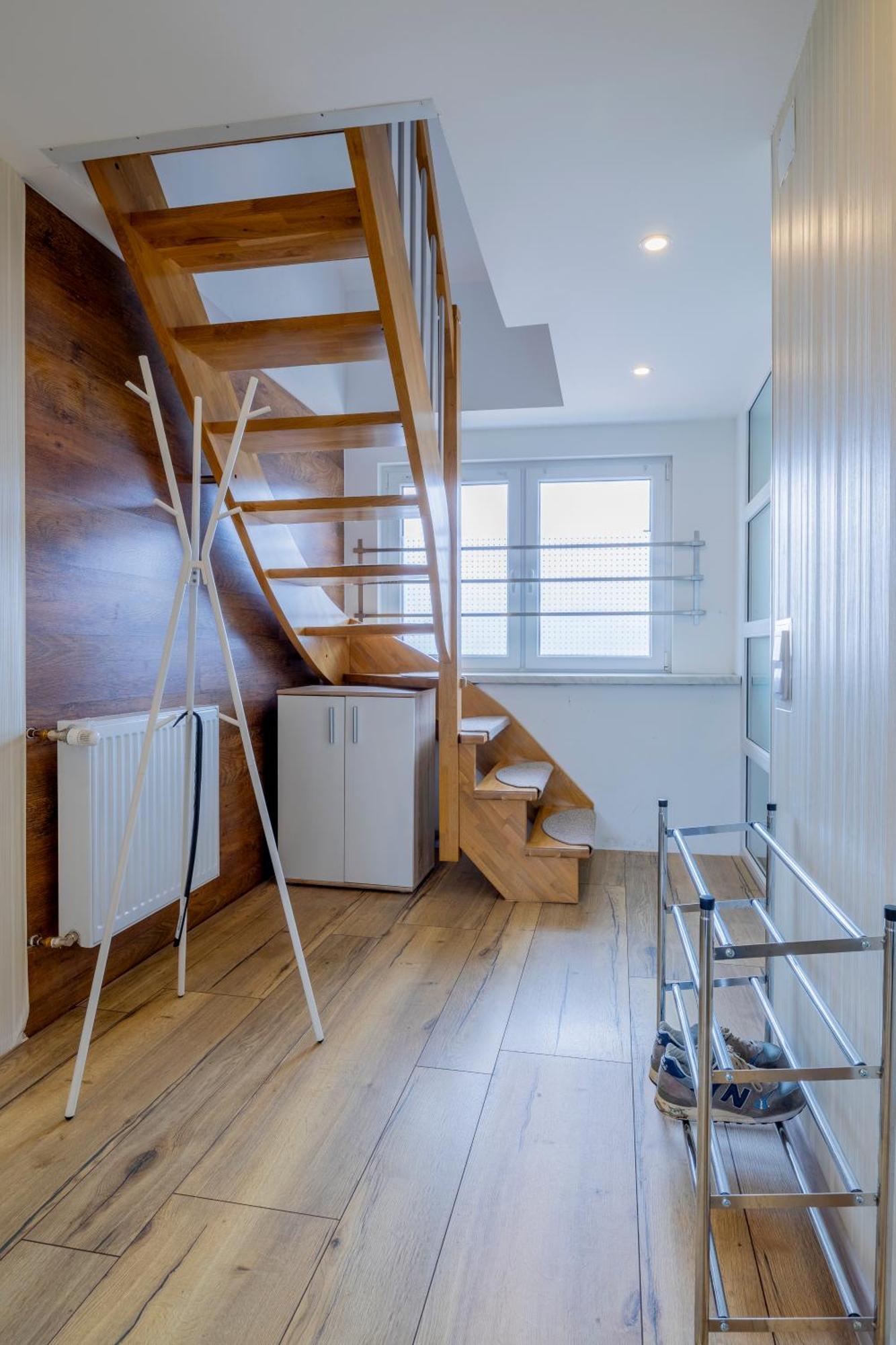 Design Maisonette - 24H Self-Check-In - Bis 7 Pers - In Direkter Weihernaehe - Parkplatz - Wifi - Balkon -Terrasse - Radwege Schiffweiler ภายนอก รูปภาพ