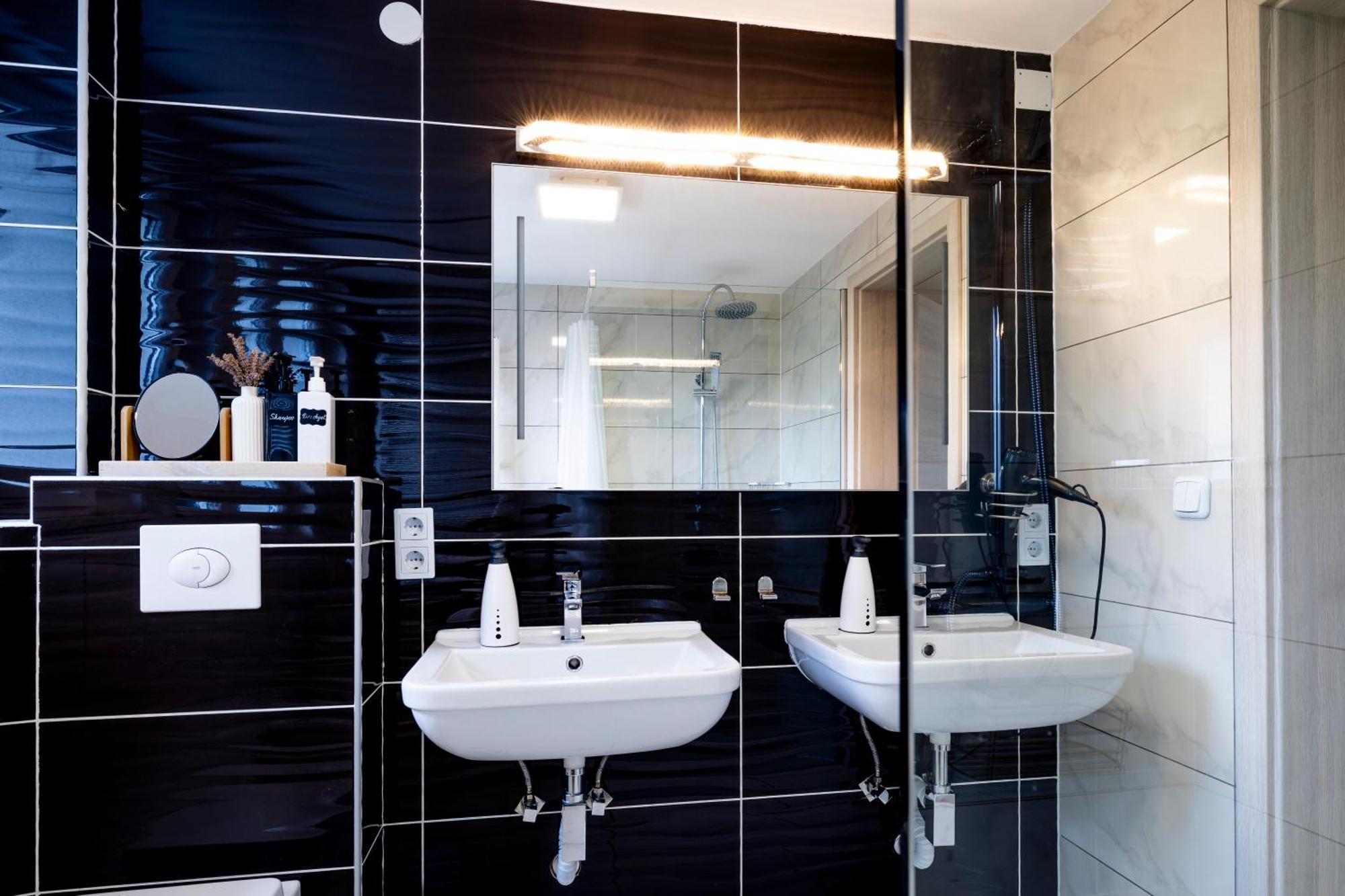 Design Maisonette - 24H Self-Check-In - Bis 7 Pers - In Direkter Weihernaehe - Parkplatz - Wifi - Balkon -Terrasse - Radwege Schiffweiler ภายนอก รูปภาพ