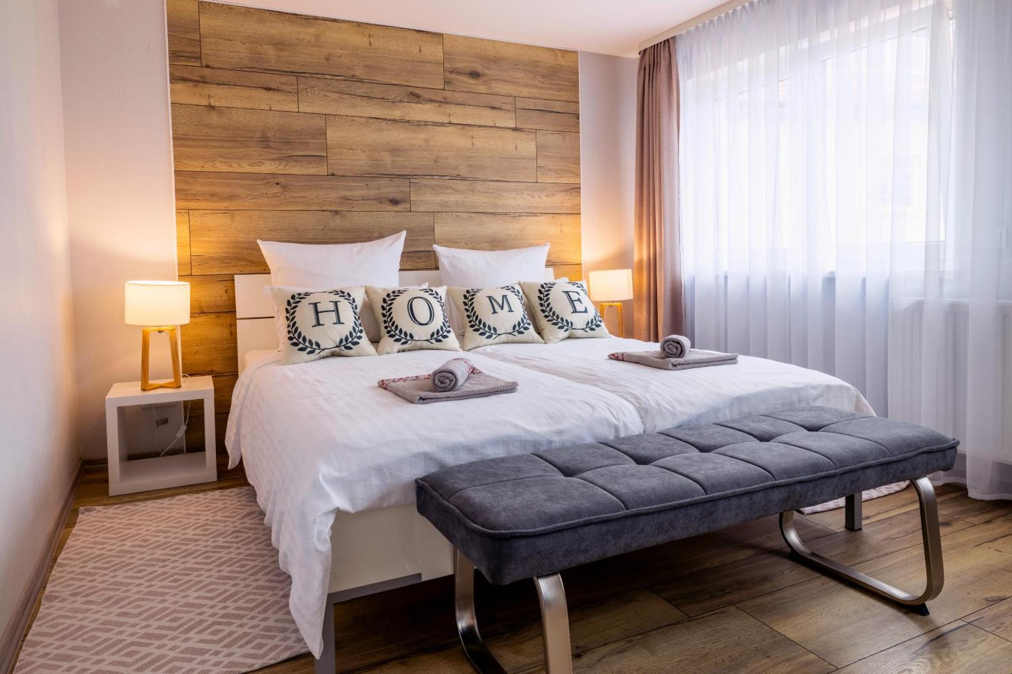 Design Maisonette - 24H Self-Check-In - Bis 7 Pers - In Direkter Weihernaehe - Parkplatz - Wifi - Balkon -Terrasse - Radwege Schiffweiler ภายนอก รูปภาพ